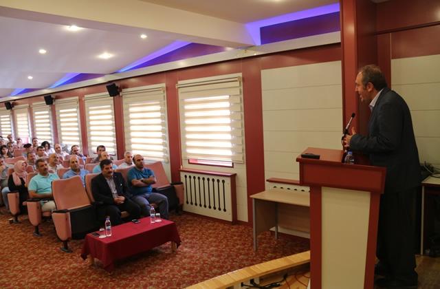 Eğitim merkez yöneticisi Erzurum Hizmetiçi Eğitim Enstitüsü Müdürü Sayın Mükerrem TORAMAN, katılımcılara seminer planı  ve  konaklamaya dair bilgi sundu.
